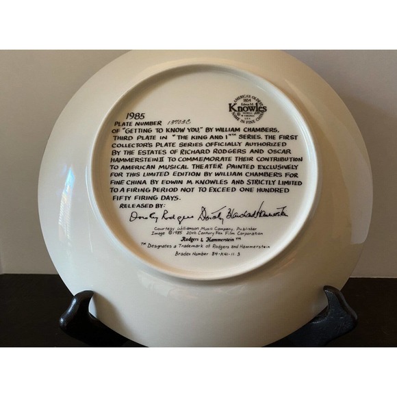 Knowles China Co.  The King and I Getting To Know You Collector's Plate 1985 - Picture 2 of 2
